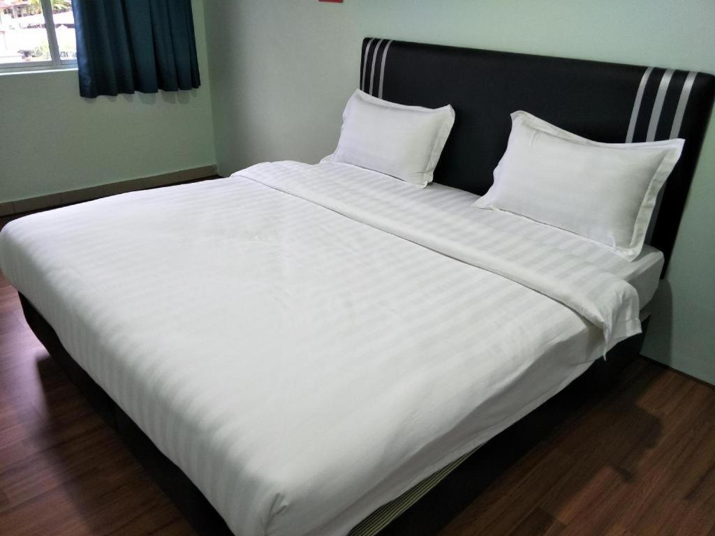 โอโย 89855 ซาลิม รูม Hotel ซีบู ภายนอก รูปภาพ