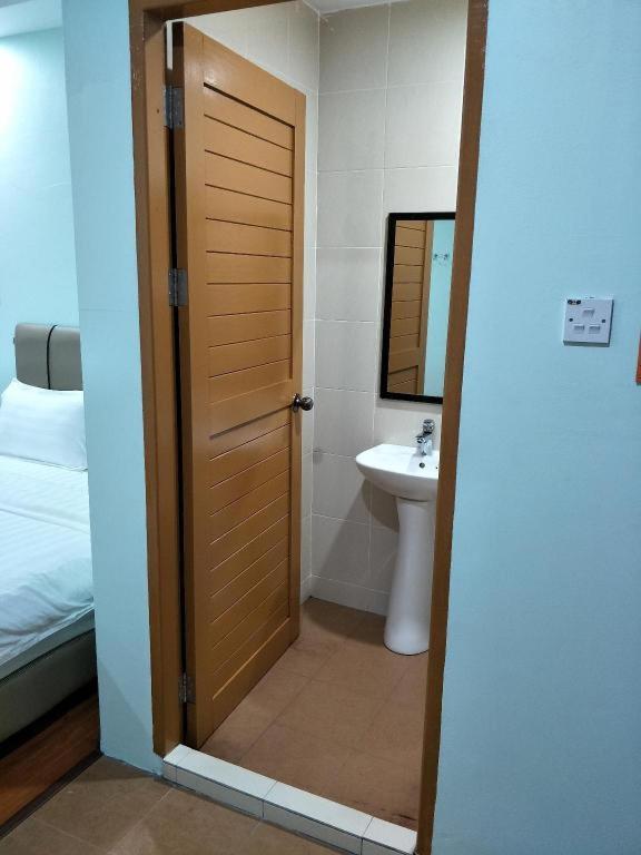 โอโย 89855 ซาลิม รูม Hotel ซีบู ภายนอก รูปภาพ